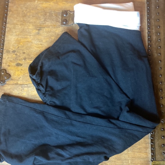 Patagonia black and white yoga pants - Picture 7 of 9